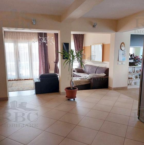 Casa cu piscina si teren 1400 mp in Chinteni