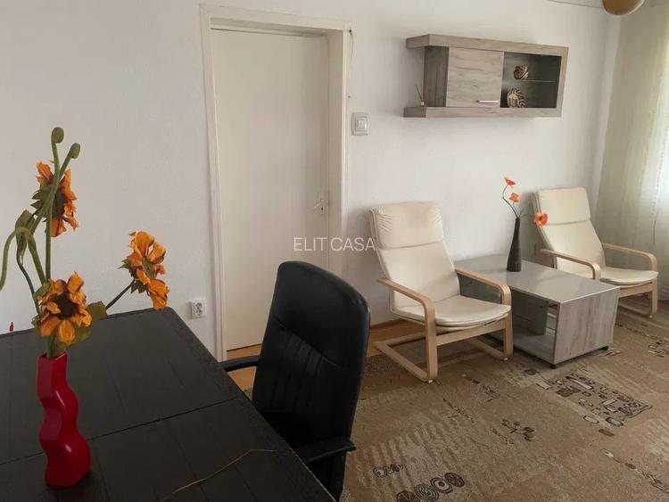 Apartament 2 camere, etajul 3/4, zona Podu Ros - 2