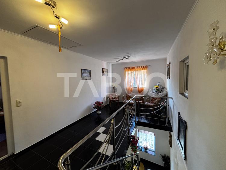 Casa de vanzare individuala cu 950mp teren Saliste zona deosebita