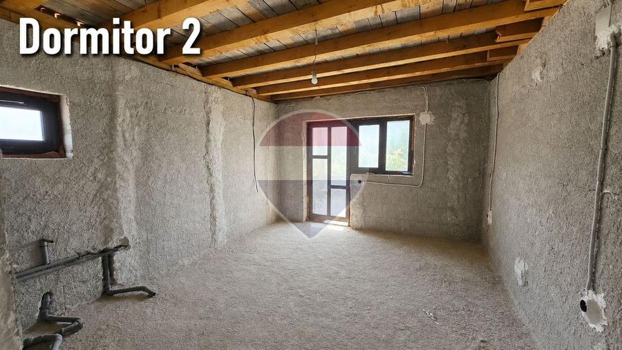 Casa la rosu in Poiana Tapului, Busteni, 3 dormitoare cu baie proprie