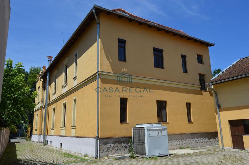 Cladire 4 nivele in centrul istoric