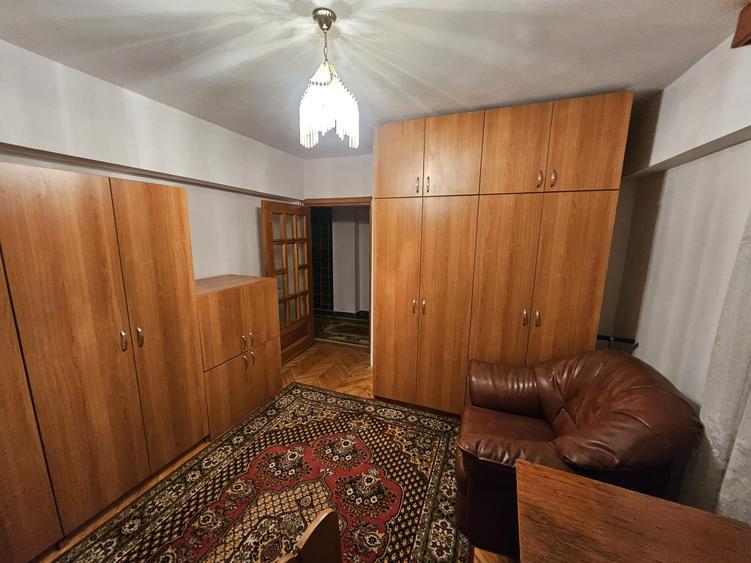 Apartament cu 4 camere de închiriat – ultracentral, Str. Alexandru Lăpușneanu