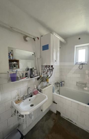 Casă Spațioasă cu Iaz Privat și 2.500 mp teren - în Fălticeni