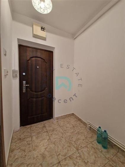 Garsoniera, renovata, Tractorul, Brasov