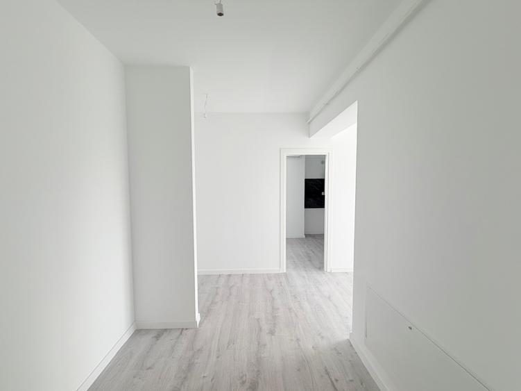 INTABULAT: Apartament cu 3 camere și 2 băi, decomandat, complet echipat