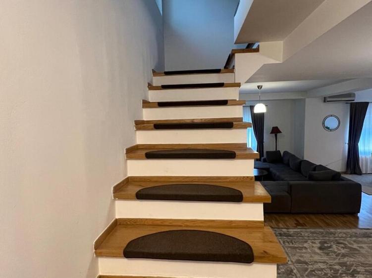 Pipera vila renovata supr 200mp, curte 450mp
