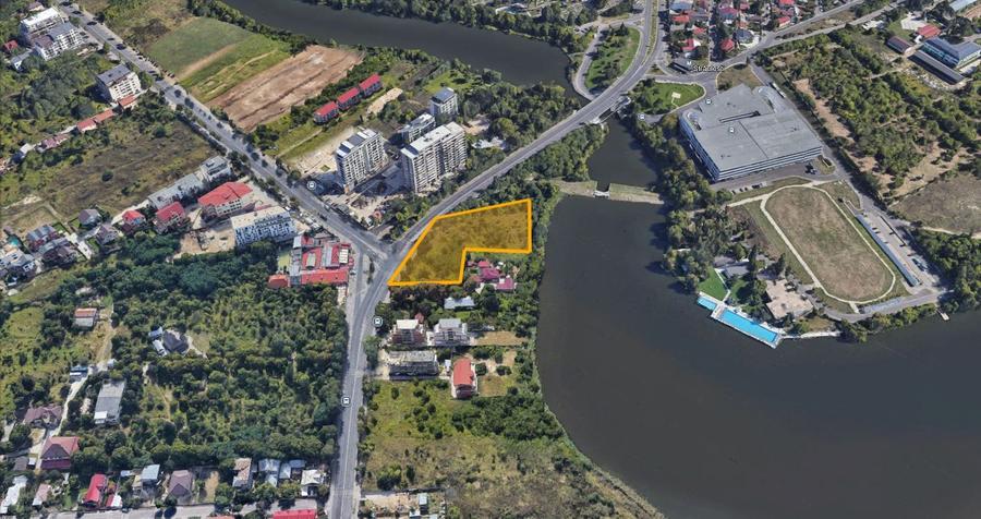 TEREN INTRAVILAN CU IESIRE LA LAC– OPORTUNITATE UNICA IN ZONA
