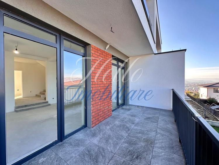 Duplex cu 4 camere, 180 mp, zona Tăuți