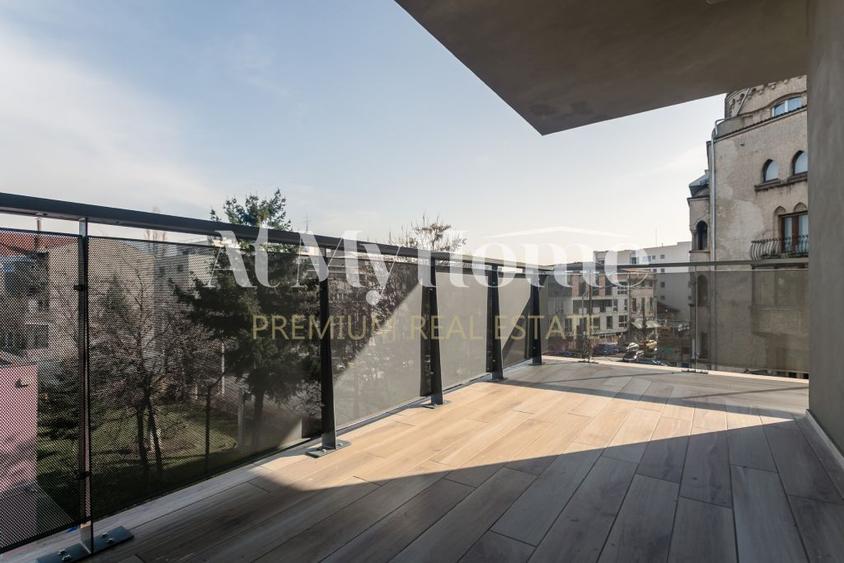 Apartament NOU ultracentral cu 2 camere, complet mobilat, terasa 15mp, 2 bai