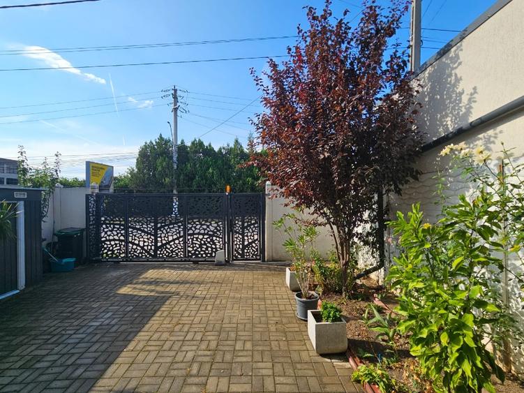 Casa modernă, complet mobilată și utilată, cu panouri solare, direct proprietar