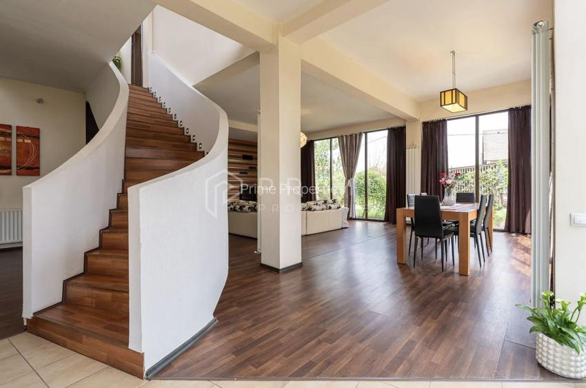 Vilă cu design și dotări deosebite de vânzare - 2