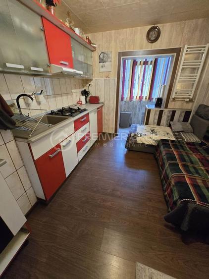 Apartament 3 camere 2 bai 74mp, Nicolina, CT, decomandat