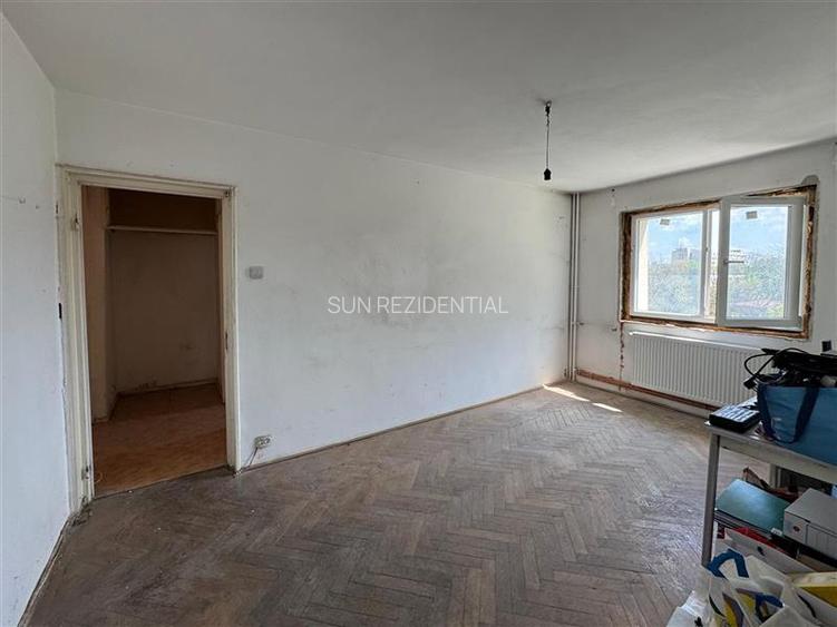 Basarabia,apartament 3 camere,bloc reabilitat,centrala termica,boxa - 2