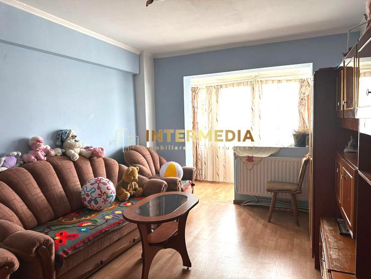 Vanzare Apartament 4 camere Deco CETATE Mercur 2 bai 90 mp cu balcon si pod