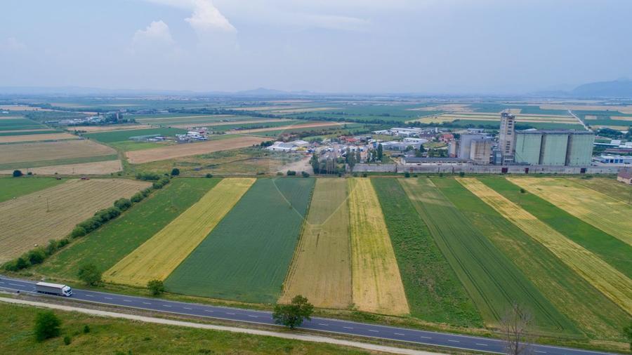 Teren intravilan de vânzare în Codlea, iesirea spre Sibiu