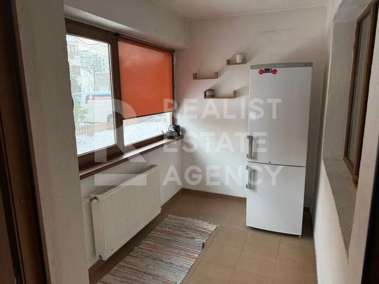 Vânzare, apartament 2 camere, zona Apărătorii Patriei