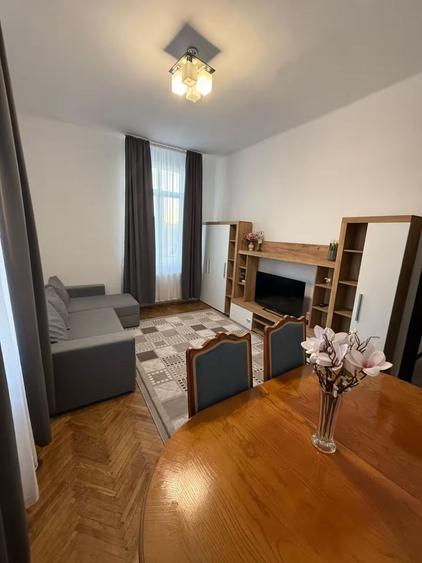 Apartament de închiriat, ultracentral, 3 camere, decomandat