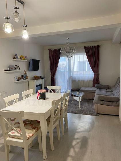 Apartament cu 3 camere 2 bai si curte individuala 74 mp în Șelimbăr