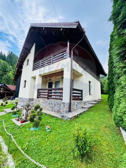 Casă / Vilă cu 4 camere de vânzare