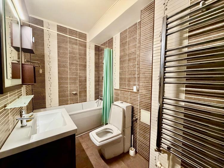Închiriez apartament cu 2 camere, plus camera de lucru