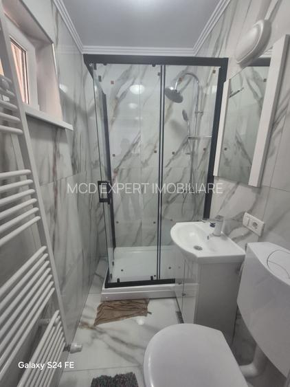 De închiriat apartament 3 camere etaj 1 - 4