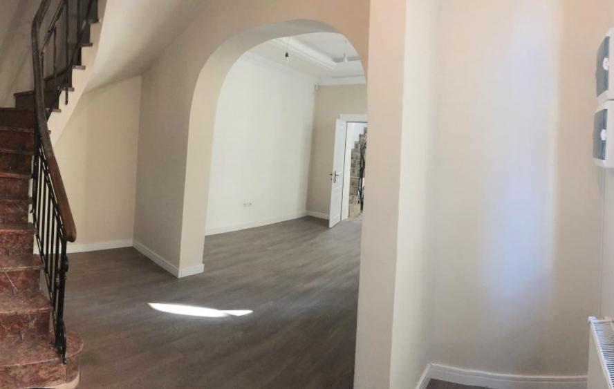 Zona Unirii - Parcul Carol vila 8 camere disponibila pentru inchiriere