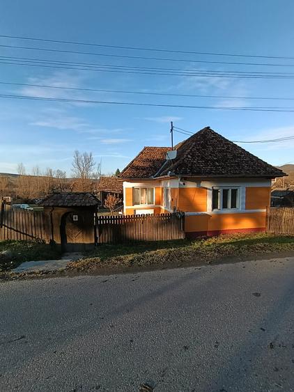 Vand casa cu 3 cam.in BERENI