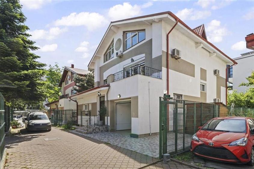 Vila spatioasa langa parcul Herastrau | Spatiu versatil