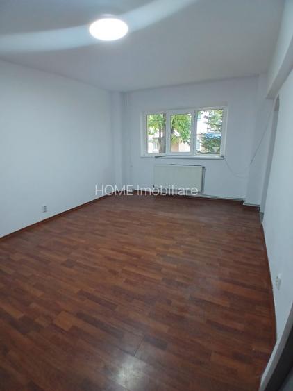 Apartament nemobilat, parter, ideal birouri - 2