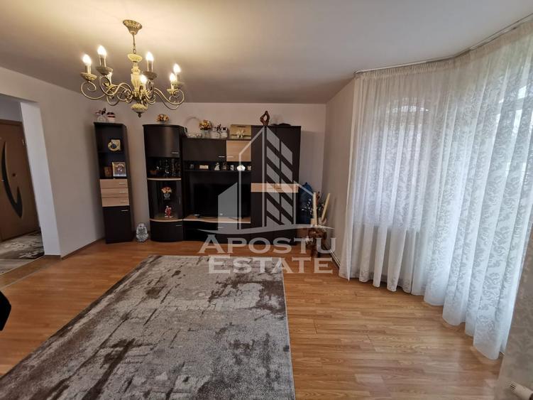 Casa individuala cu 4 camere,garaj si teren generos,Sanmihaiul German