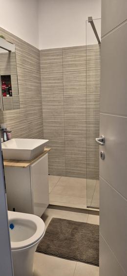 Apartament de vanzare 3 camere 78 mp , zona Buna ziua