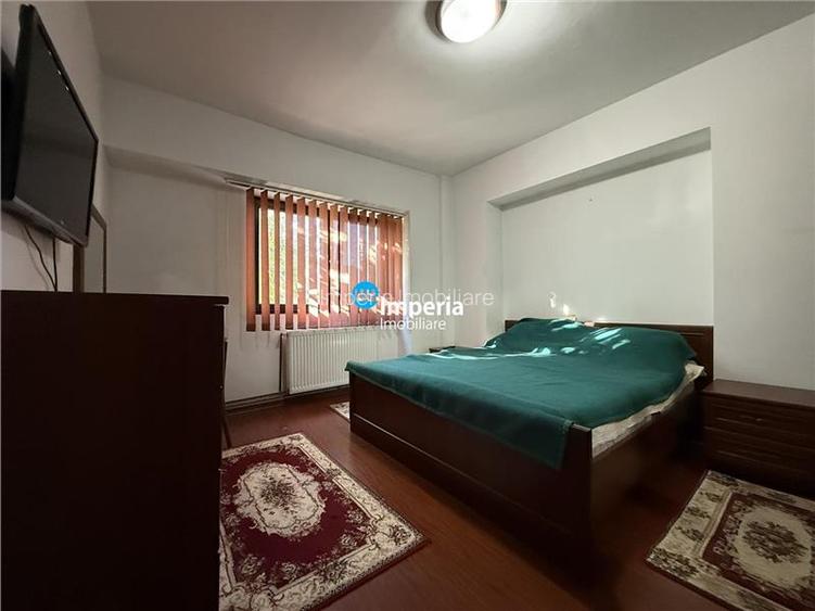 Inchiriez apartament 3 camere, decomandat, Zona Nicolina - Podu Ros - 3