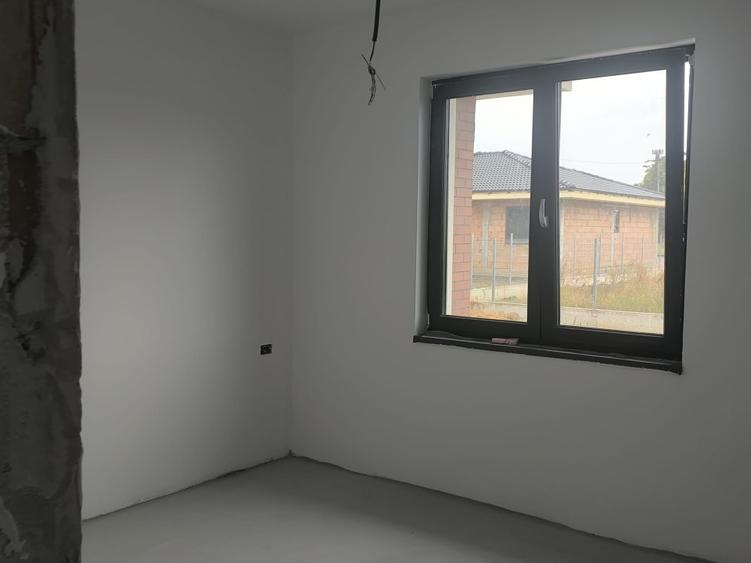 Casă modernă 3 camere, 140 mp, semifinisata teren 400 mp