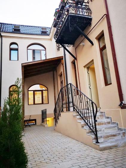 Vanzare apartament cu 4 camere in vila renovata Ultracentral Mitropolie