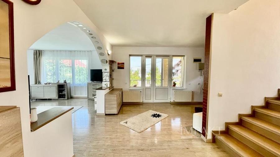 Casa deosebita cu 7 camere si piscina exterioara in cartierul Zorilor