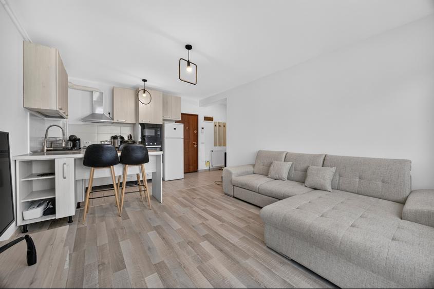 Proprietar vând apartament 2 camere tip studio, cu parcare Grandis – Tractorul