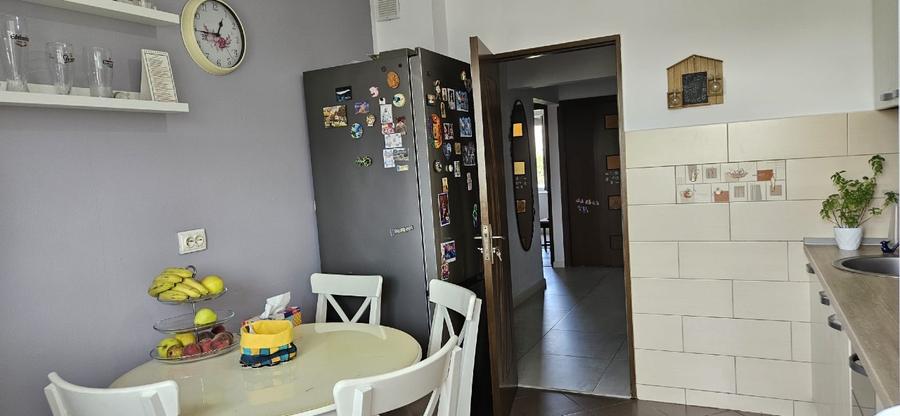 Dristor-Rm. Sarat, 3 camere, 70mp total, 2 bai, renovat - direct proprietar