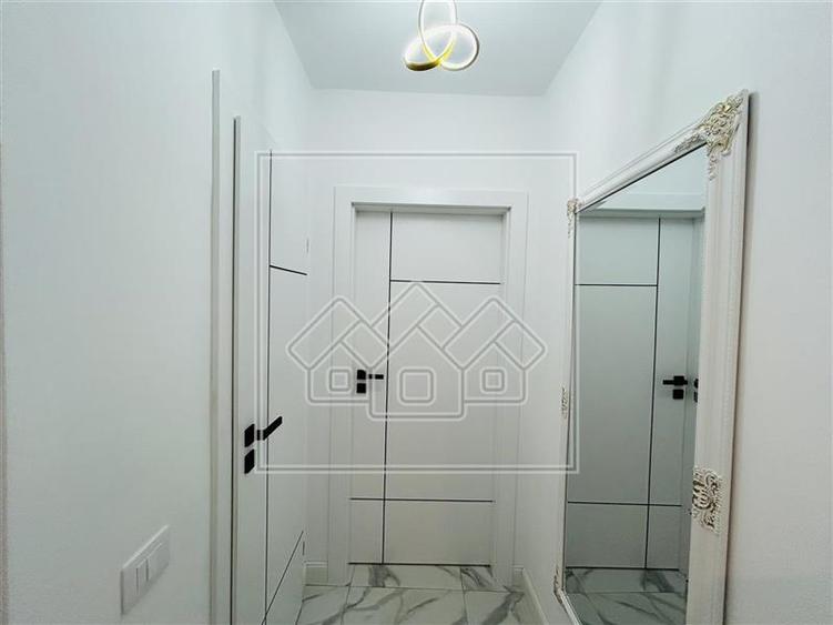 Ap cu 2 camere, mobilat modern, balcon inchis, Zona Rahovei