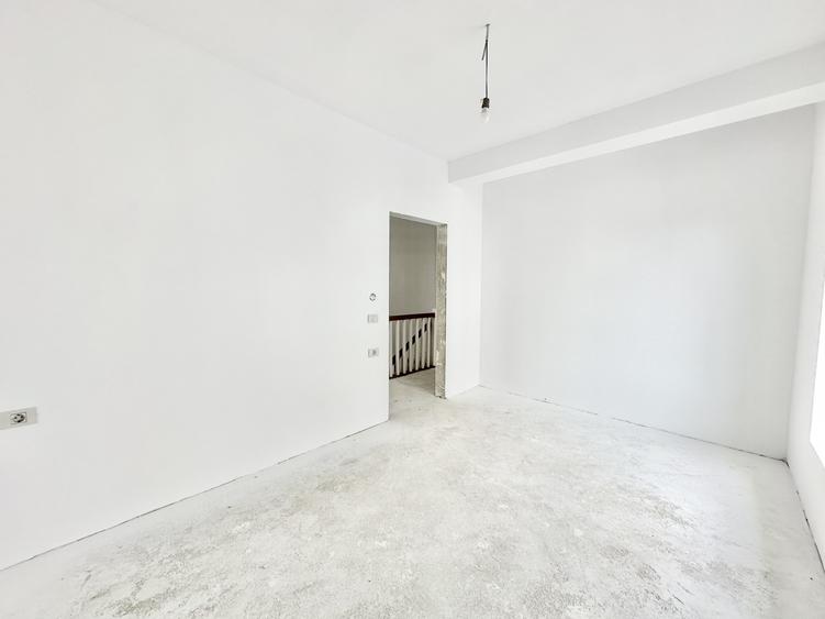 Duplex spatios - 4 camere - 105 mp utili - Cartier asfaltat - Mosnita