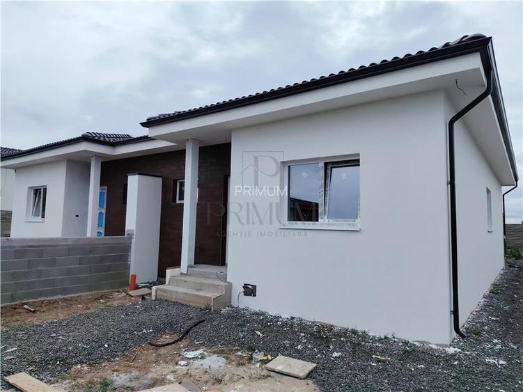 Duplex pe parter - zona linistita - acces facil - 2