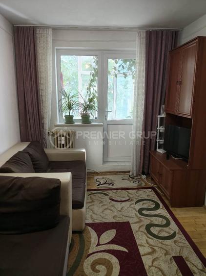 Etaj 3! Apartament 1 camera 28mp, Podu Ros, mobilat, balcon