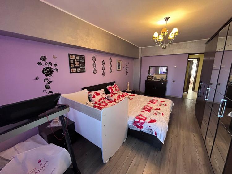 - Apartament 3 camere Central, Mobilat Utilat, Renovat in totalitate.