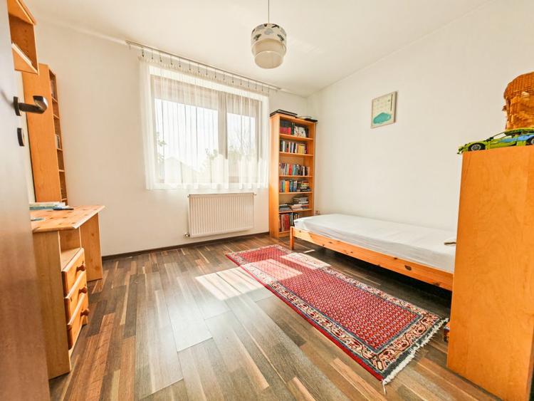 Casa 4 camere si curte generoasa - Ghencea