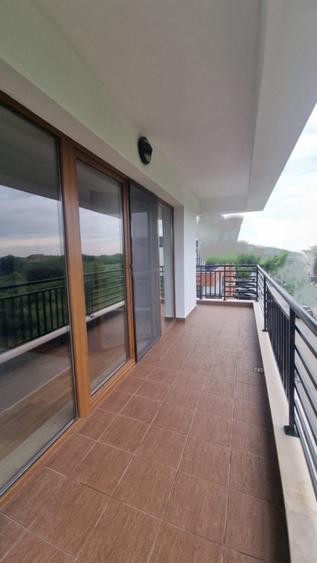 3 camere decomandat, Sisesti, bloc 2010