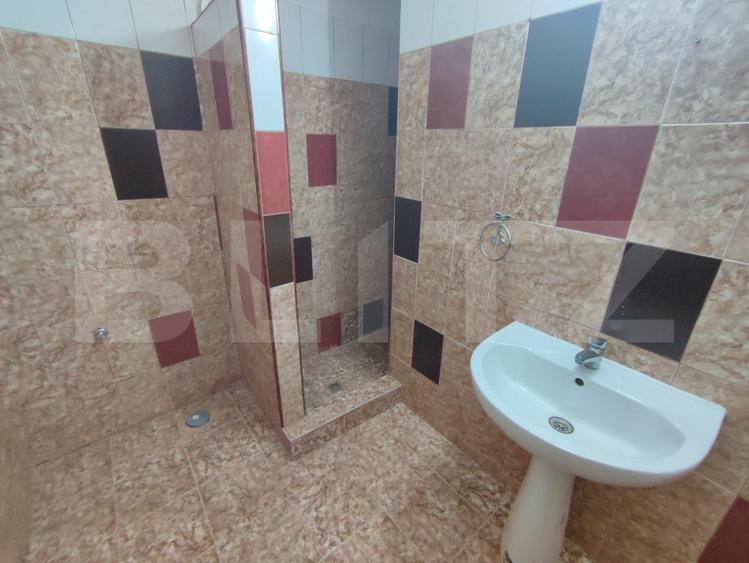 Pensiune 12 camere, 1500 mp teren, Sucevita