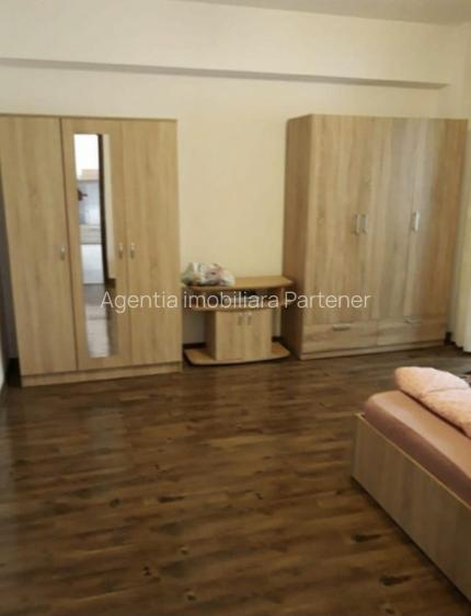 Garsonieră Nord / bloc nou , mobilată / utilată / PARCARE ! - 2
