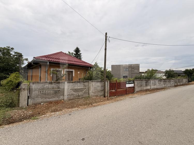 Teren IV 1.308 mp, cu casă veche și grajd, dublă deschidere, zona Preajba