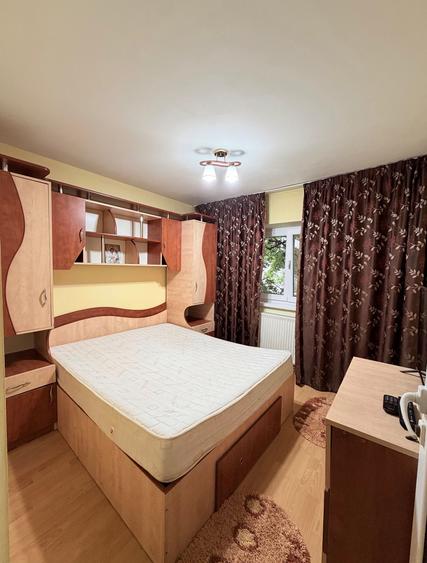 Apartament 2 camere decomandat, et. 3 - Ale. Zorilor