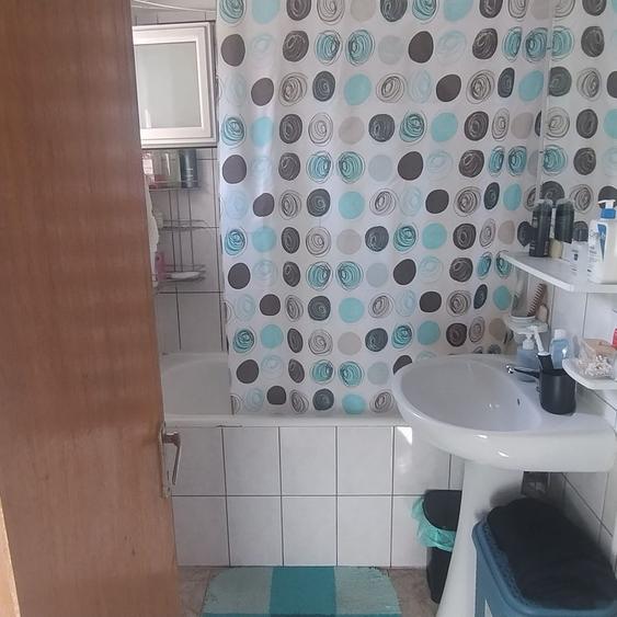 De închiriat: Apartament 3 camere decomandat - Zona Tineretului