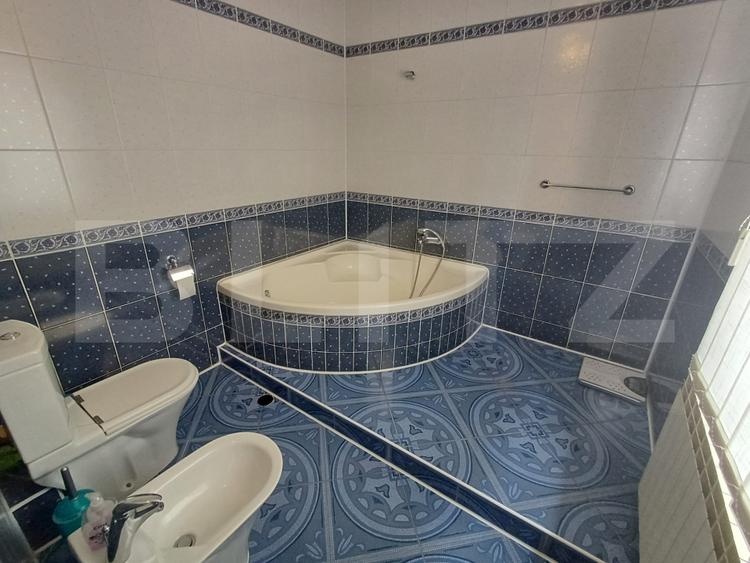 Vila de vanzare, 310 mp, teren 698 mp, zona Burdujeni